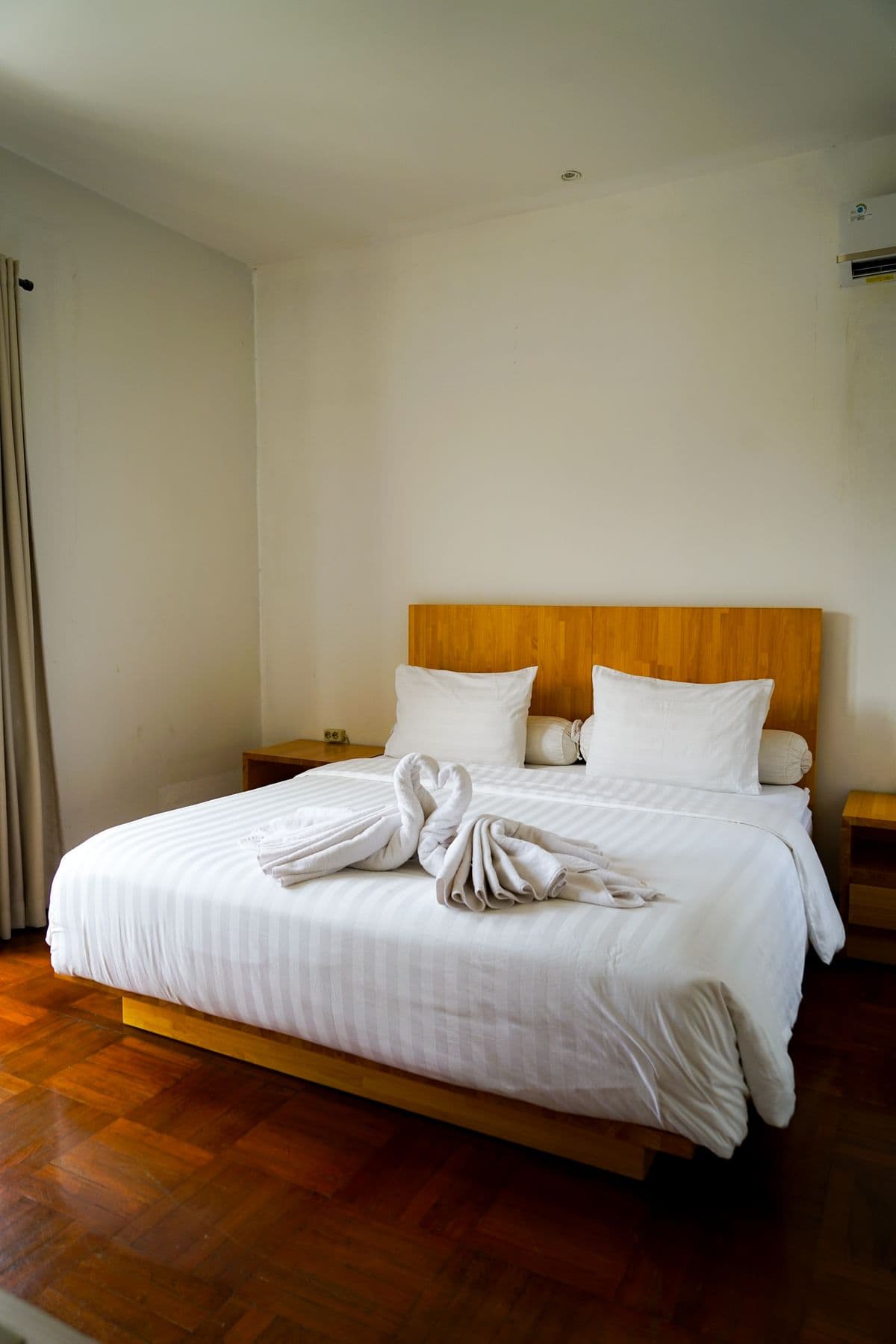 A Rushmaid professional during a airbnb turnover in Miami